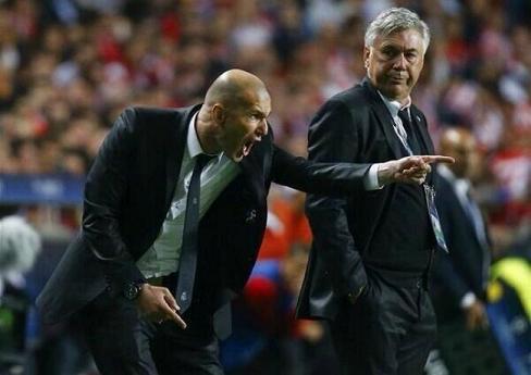 Zinedine Zidane et Ancelotti - Kalaranet