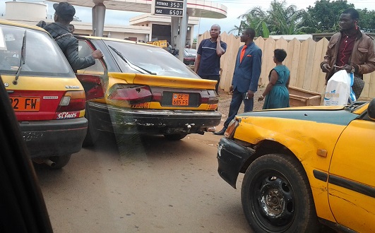 Collision entre taxis à Yaoundé - © Kalaranet.com