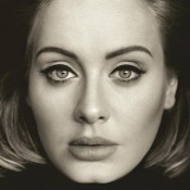Manifestement malade, Adele est obligée de reporter ses concerts