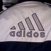 La contrefaçon Adidas "Adidos"