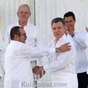 Le chef d'État de Colombie et le leader Farcs